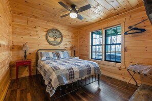 3 Schlafzimmer, Bügeleisen/Bügelbrett, WLAN, Bettwäsche