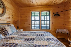 3 chambres, fer et planche à repasser, Wi-Fi, draps fournis