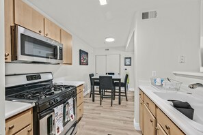 Private kitchen - Entire Condo in a Gated Prime Location (Henderson)