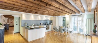 Beautiful Flat In The Historic Center, Genova, Italy