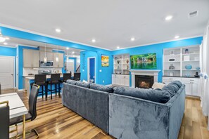 Interior - Stylish & Central Townhome in the Heart of Raleigh (Raleigh)