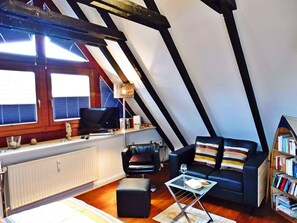 TV, lettore DVD, impianto stereo