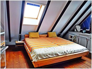 3 camere, ferro/asse da stiro, Wi-Fi gratuito