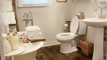 Hårføner, håndklær, såpe og sjampo