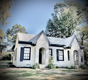 Exterior - Sweet cozy sleep (Athens)