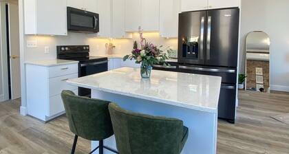 Loft Apartment On Main - Sleeps 4