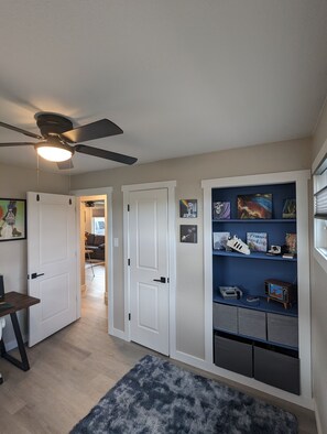 Interior - Beautiful, Modern, Quiet, Comfy & Private with a Big Back Yard - 30+ day stays (Denver)