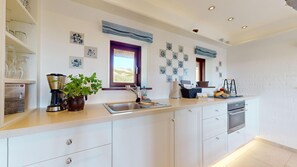 Kühlschrank, Ofen, Herdplatte, Geschirrspüler