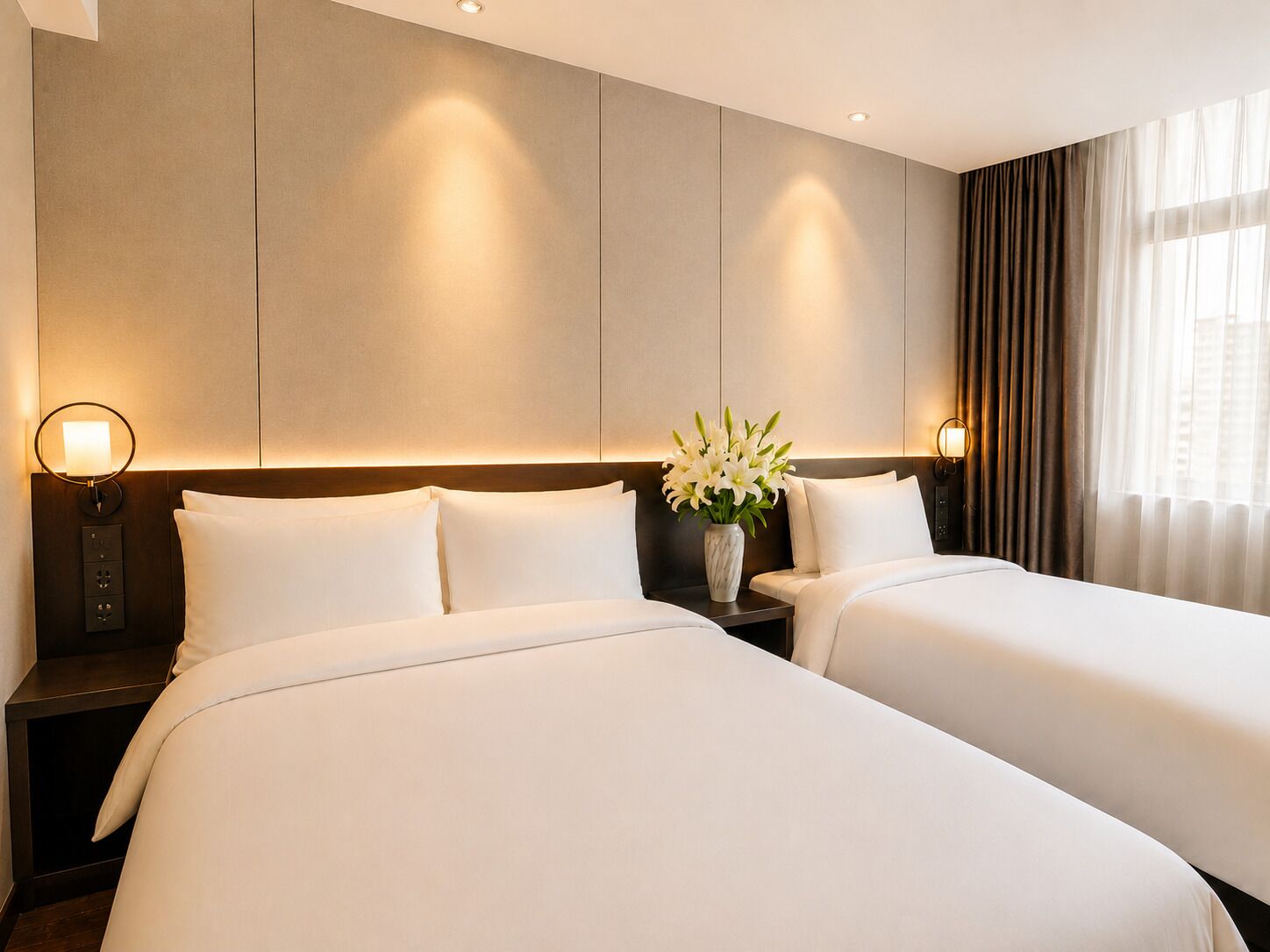 Habitación familiar | Edredón, artículos del minibar gratis, escritorio y insonorización 