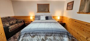 3 soverom, skrivebord, reiseseng for barn og wi-fi