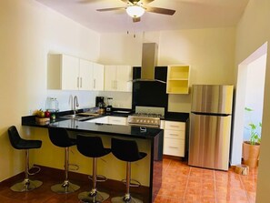 Oven, stovetop - Acogedora Casa los olivos, a solo unas cuadras de la playa (La Cruz de Huanacaxtle)