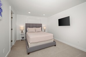 4 bedrooms, desk, iron/ironing board, travel cot