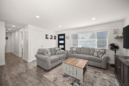 Updated Spacious Home & Hot Tub