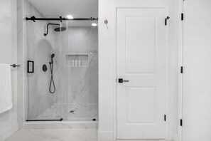 Shower, hair dryer, towels, soap - Unique Modern Home W/Pool (Fresno)