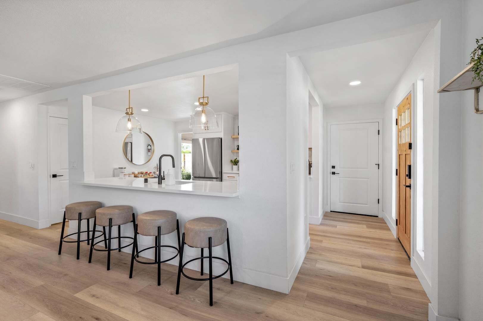 雪櫃、微波爐、焗爐、洗碗機