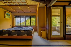 [Hoshimi] Japanese-Western style room 12 tatami with semi-open-air hot spring bath Non smoking | Balcony view
