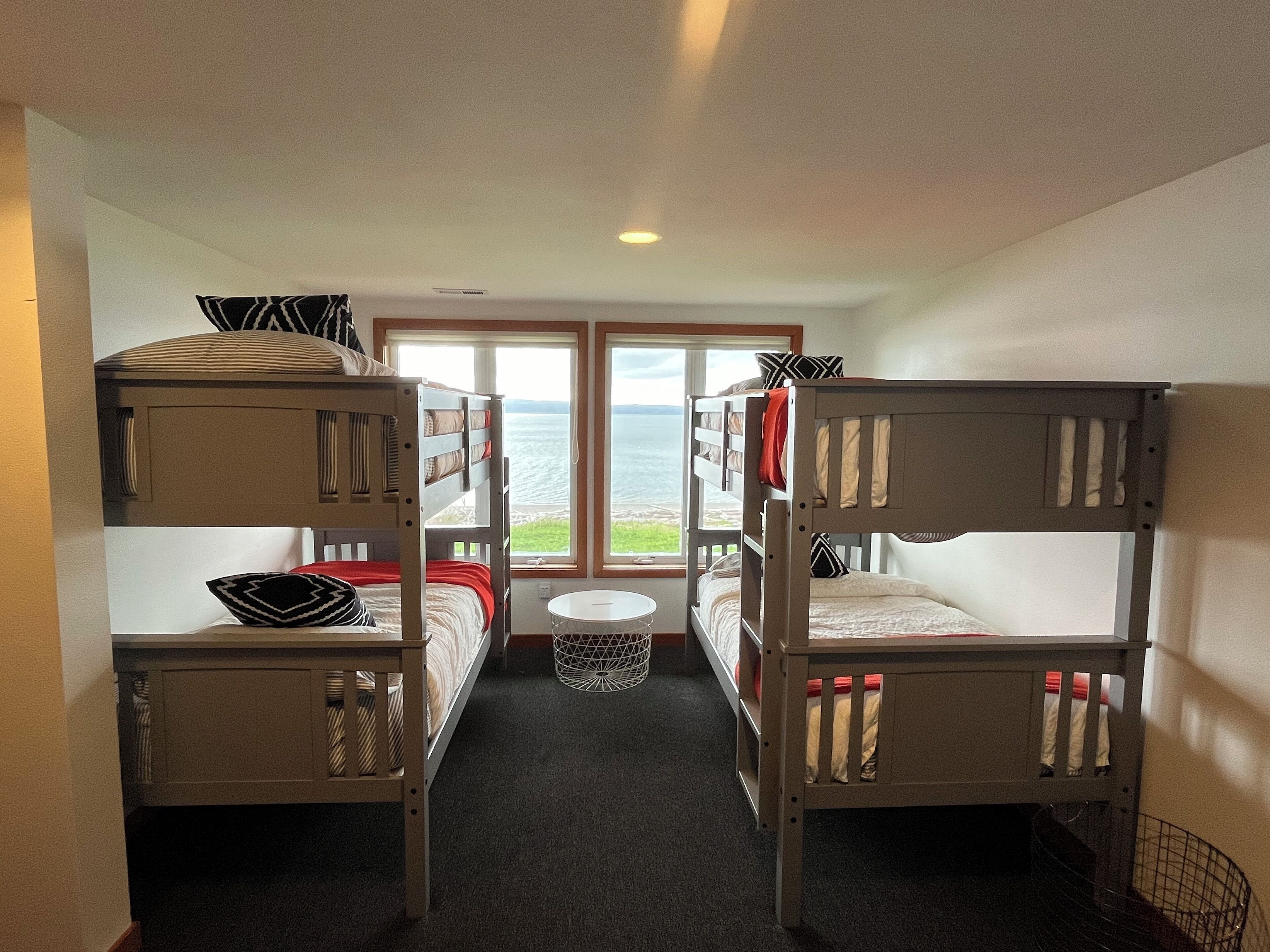 Bunk room with amazing sunrises 