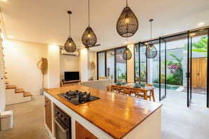 别墅 | 私人厨房 | 冰箱、烤箱、茶具/咖啡用具、咖啡研磨机