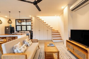 Villa | Wohnzimmer | 20-Zoll-Flachbildfernseher mit Satellitenempfang