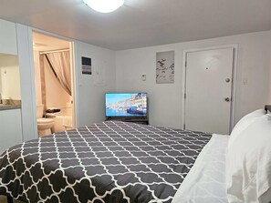 1 slaapkamer, een strijkplank/strijkijzer, wifi