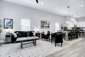 Interior - About 9 min. to the Pearl/Airport/Riverwalk (San Antonio)