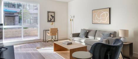 Fernseher, Stereoanlage