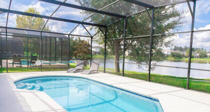 Heavenly 5 Bedroom, 6 Bathroom Private Pool Home with Beautiful Lakeview in Gated Resort!