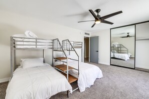 4 chambres, bureau, fer et planche à repasser, Wi-Fi