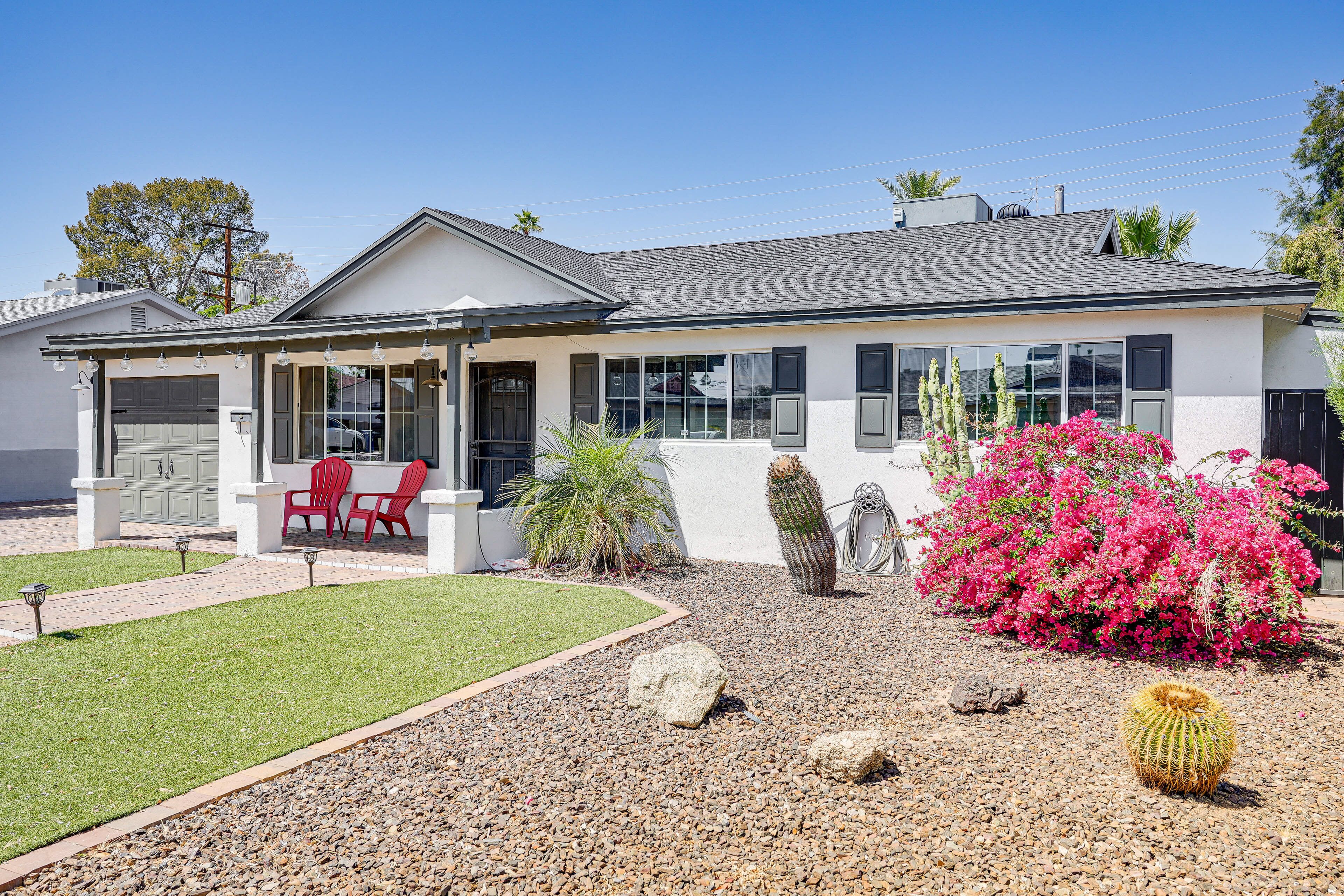 Beautiful Tempe Home w/ Yard - 3 Mi to ASU!