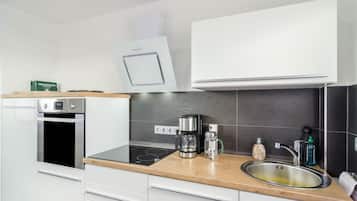 Kühlschrank, Ofen, Herdplatte, Geschirrspüler