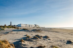 Beach nearby - Apartment 'Inselheide- Ferienwohnung Inselnest' with Private Terrace, Private Garden and Wi-Fi (Borkum)