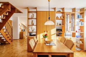 Dining - Apartment 'Inselheide- Ferienwohnung Inselnest' with Private Terrace, Private Garden and Wi-Fi (Borkum)