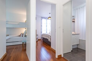 4 bedrooms, desk, iron/ironing board, travel cot