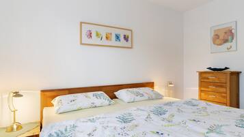 1 chambre, fer et planche Ă repasser, Wi-Fi gratuit, draps fournis