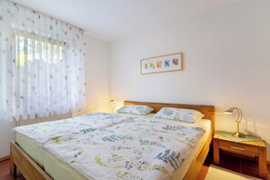 1 bedroom, iron/ironing board, free WiFi, bed sheets