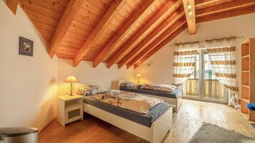 2 多间卧室、免费 WiFi、床单