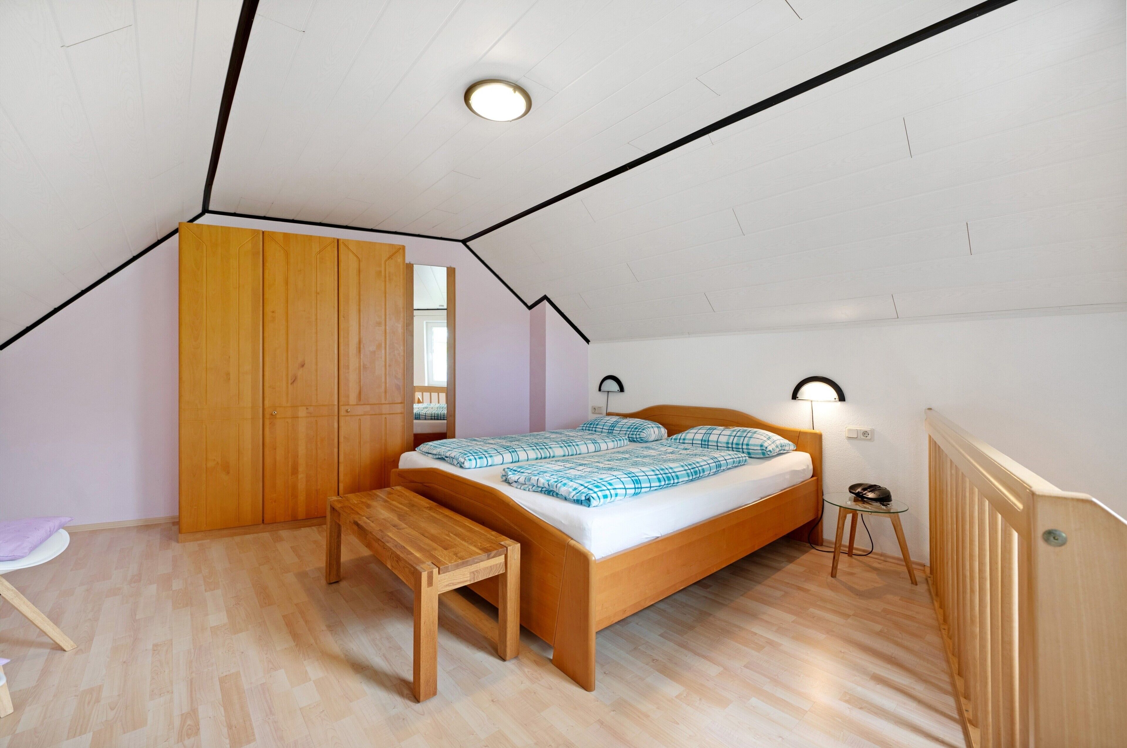 2 slaapkamers, een strijkplank/strijkijzer, gratis wifi, beddengoed