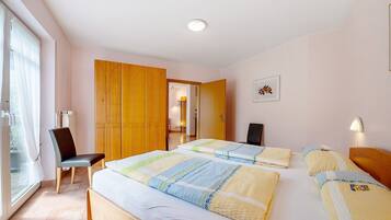 1 bedroom, iron/ironing board, free WiFi, bed sheets