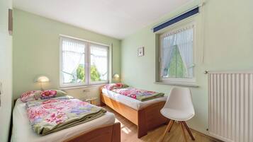 2 makuuhuonetta, silitysrauta/-lauta, ilmainen Wi-Fi, vuodevaatteet