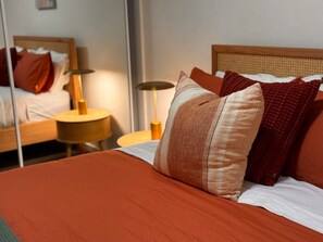 1 bedroom, iron/ironing board, WiFi, bed sheets - Ideal, Quiet 1BR Prahran Apt Near Cafes, Transport (Prahran)