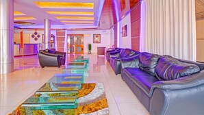 Lobby sitting area - Collection O Hotel Indraprastha (Nedumangad)
