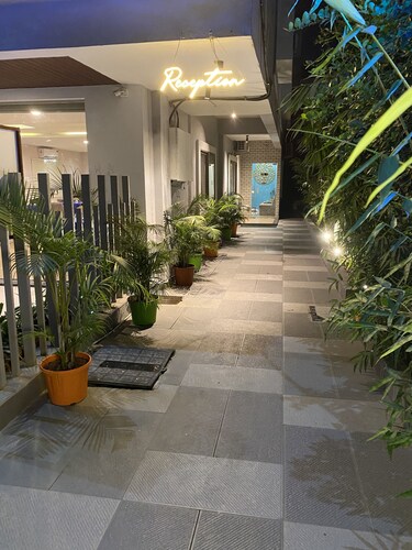 Hotel Mumbai House LIG Indore