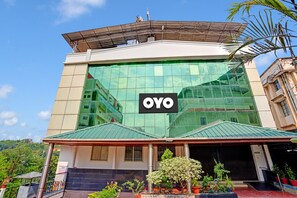 Front of property - Collection O Narendra Regency (Punalur)