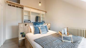 5 Schlafzimmer, Schreibtisch, WLAN, Bettwäsche