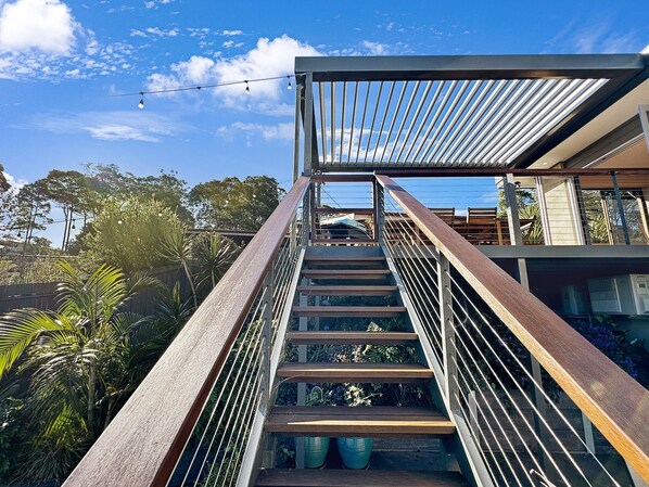 Property grounds - Fab 3-Bed Stay with Great Outdoors & Water Views (Surf Beach)