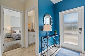 4 habitaciones, tabla de planchar con plancha, cuna de viaje y wifi 
