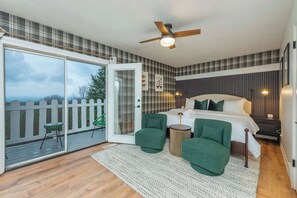 3 bedrooms, desk, iron/ironing board, WiFi - 25 Min to Asheville ~ Game Room, Fire Pit, Hot Tub (Arden)