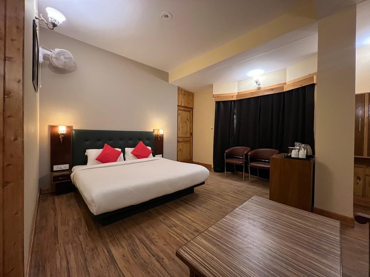 Premium Room | Premium bedding, minibar, bed sheets
