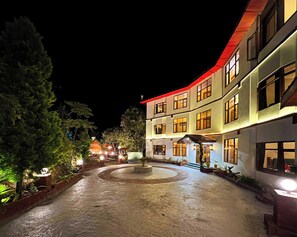 숙박 시설 정면