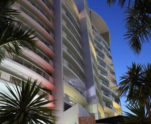 Exterior - Classic Penthouse with Private Sky Terrace. Panoramic Views. 2 free Car Parks (Broadbeach)